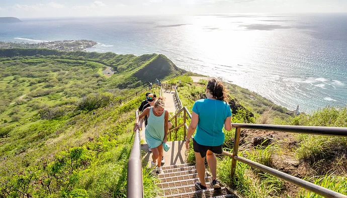 Diamond Head State Monument Hike